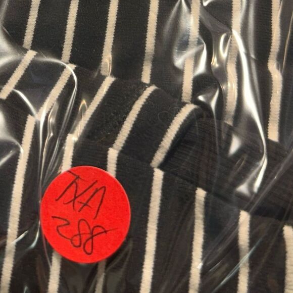 Lululemon Base Runner Parallel Stripe
Half Zip Sz 8 - Picture 12 of 12